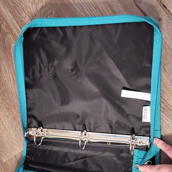 Hilroy Jungle Binder - Picture 4 of 7